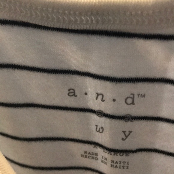 White and black tank top - Picture 2 of 3